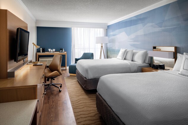 Long Beach Hotel Queen Guestrooms