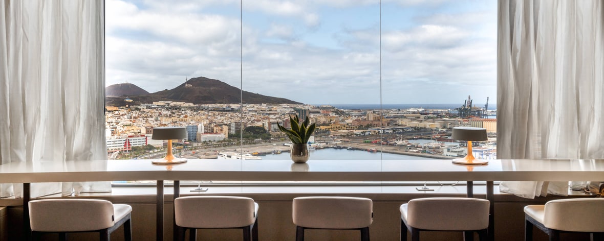 hélice Escrupuloso Excéntrico Hotel in Las Palmas with views and rooftop pool|AC Hotel Gran Canaria