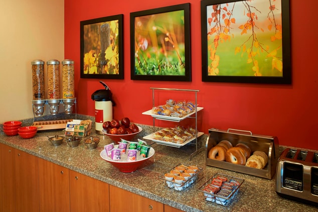Saginaw hotel with free breakfast