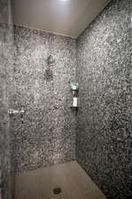 Suite Shower