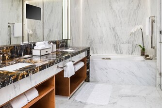 Metropolitan Suite - Bathroom