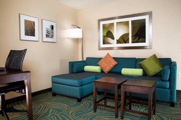 Medford Oregon Hotel Spacious Suite
