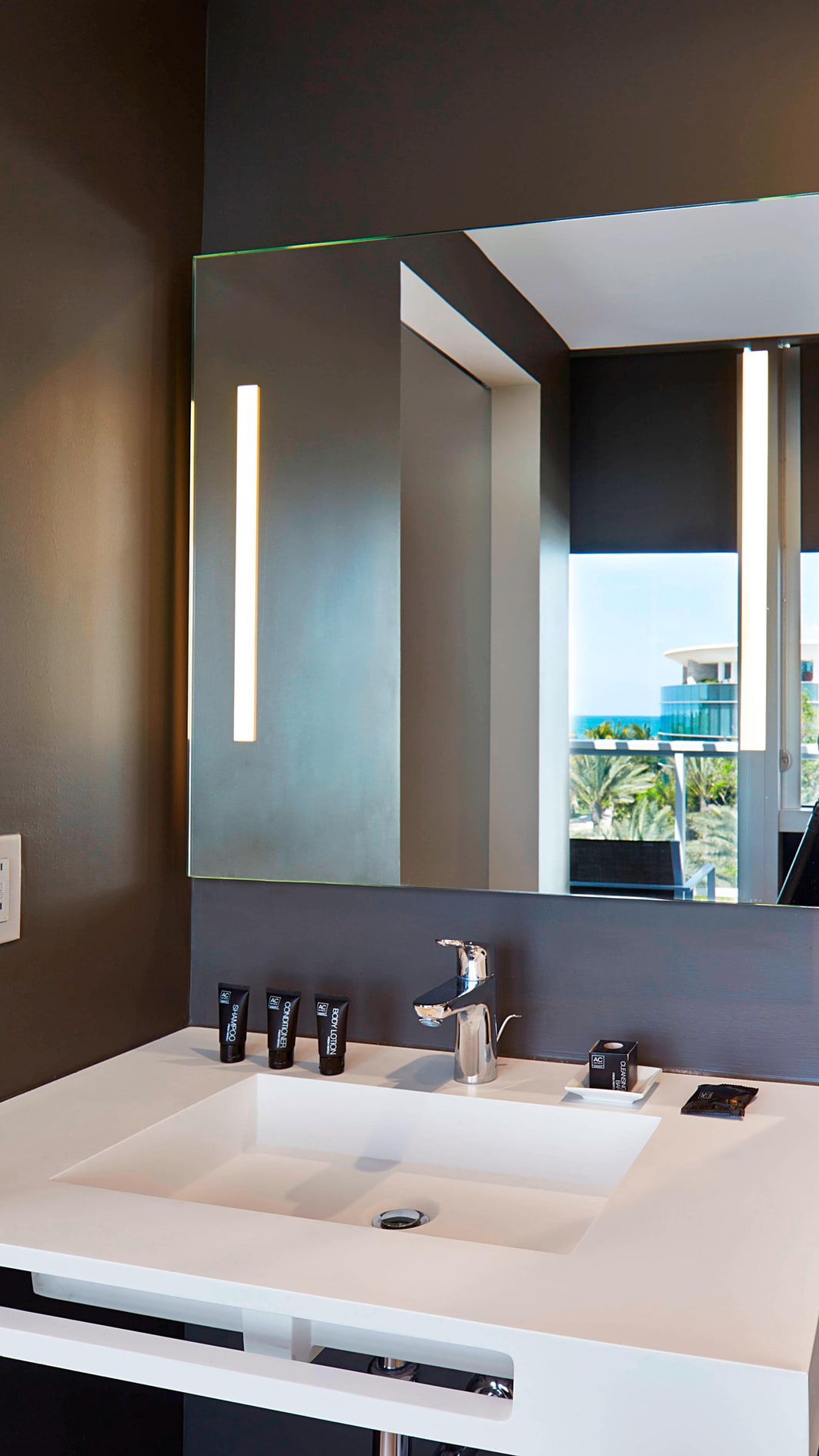 Moderno bagno del Miami Beach Hotel