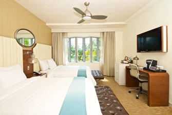 Habitación con dos camas dobles del hotel en South Beach