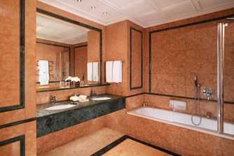 Deluxe Imperial Room - Bathroom