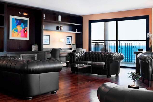 The Westin Executive Club Lounge interior