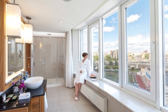 Badezimmer in Moskauer Hotelsuiten