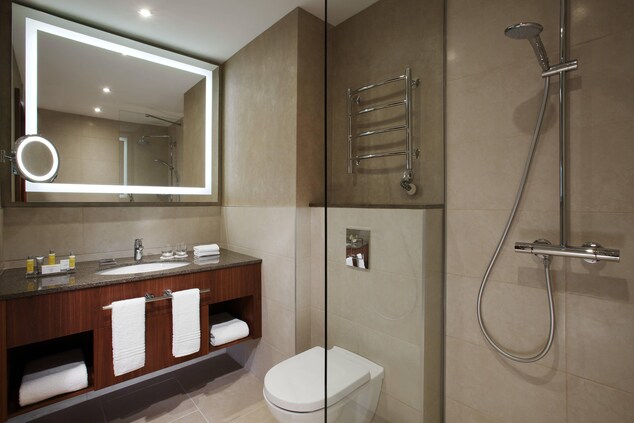 Гостевая ванная комната в отеле Marriott (Москва)