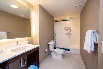 Salle de bains d'une suite de l'hôtel du Bronk, New York