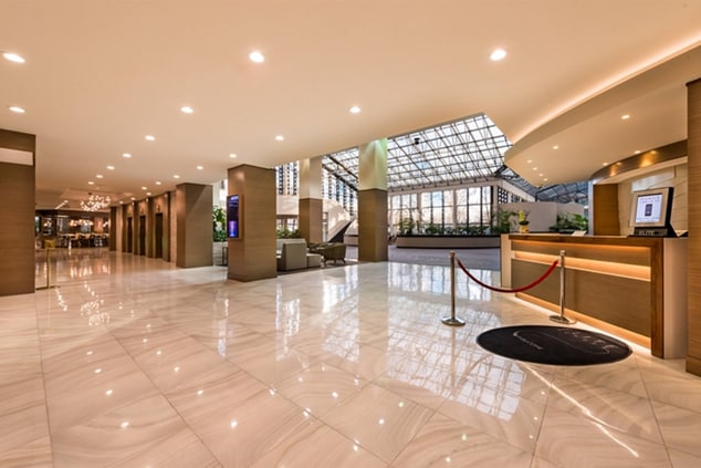 Plainview hotel lobby