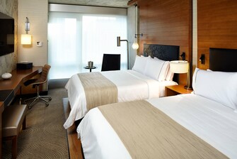 Стандартный номер с двумя двуспальными кроватями (Queen) в отеле Renaissance New York Midtown Hotel