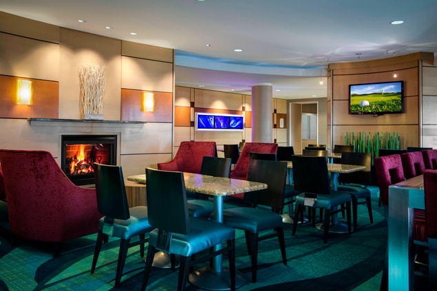 Springhill Suites Council Bluffs Dining Area