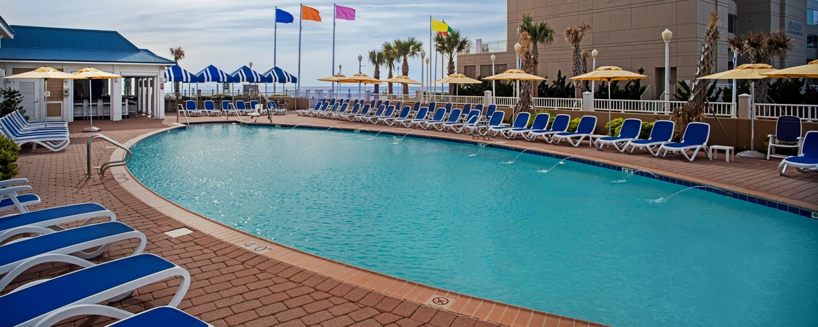 弗吉尼亚海滩 SpringHill Suites 酒店室外泳池 