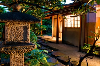 日本の伝統的茶室「有楽庵」