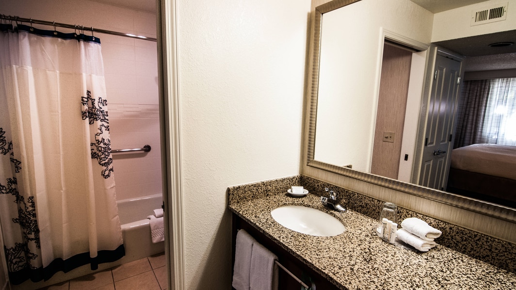 Baño de la suite en Oxnard, CA