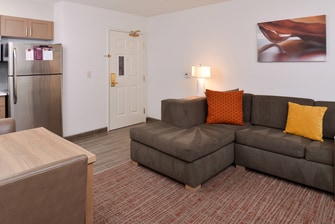 extended stay suites with living areas in Palo Alto CA