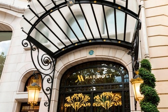5-Sterne-Hotel in Paris – Eingang