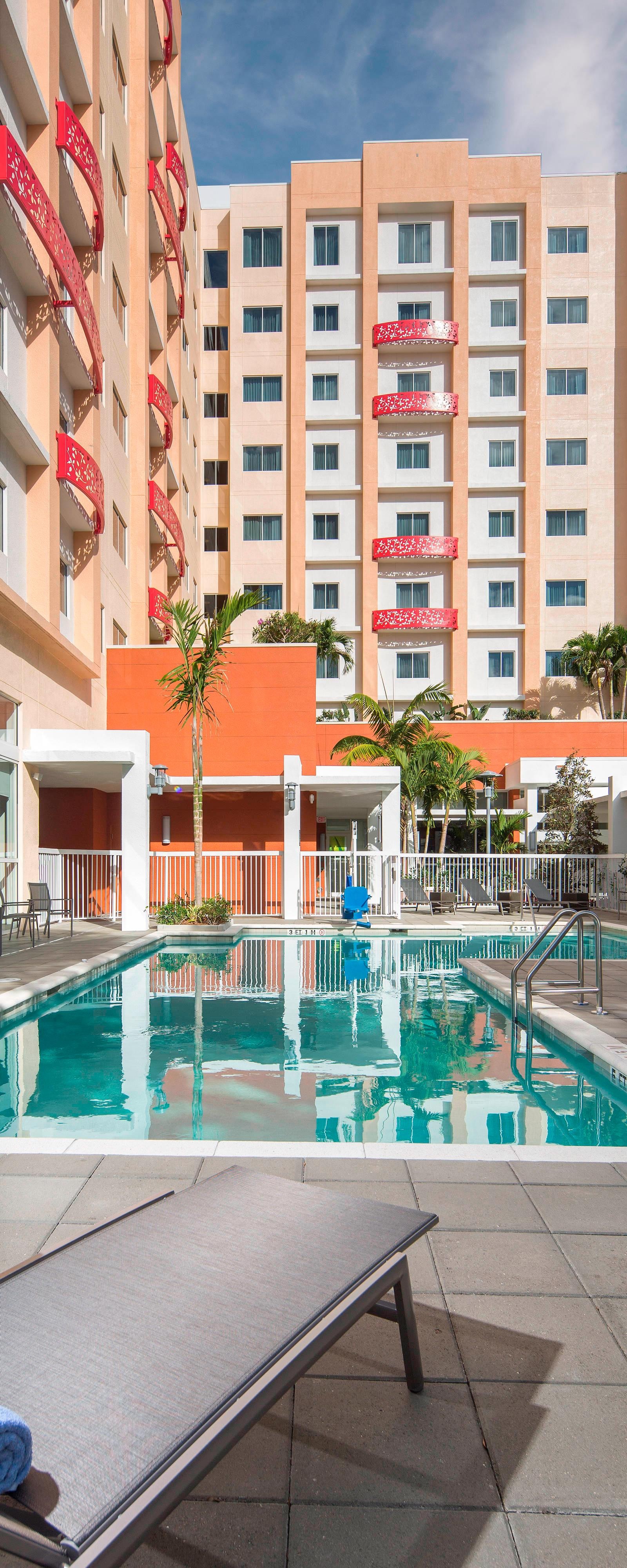 West Palm Beach Hotel with Pool | Residence Inn West Palm Beach Downtown