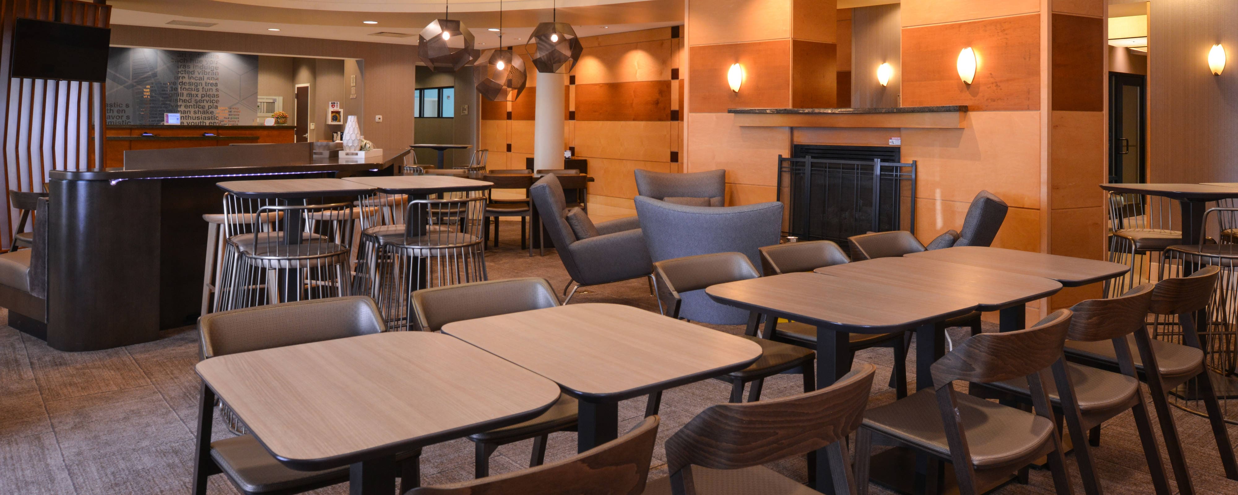 Hotel Dining & Restaurants SpringHill Suites Pittsburgh Mills