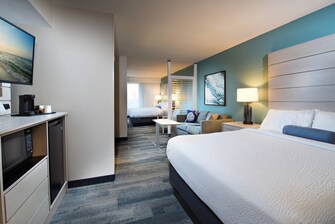Pensacola FL hotel suite