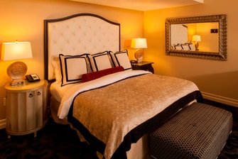 King bed in suite