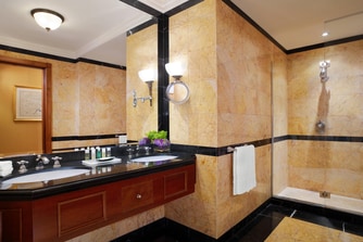 Grand Luxe Bathroom