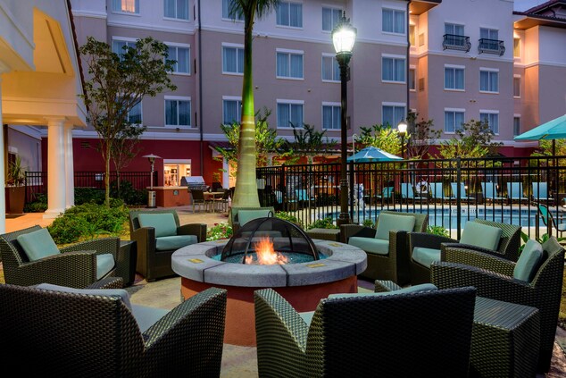fort myers hotel fire pit