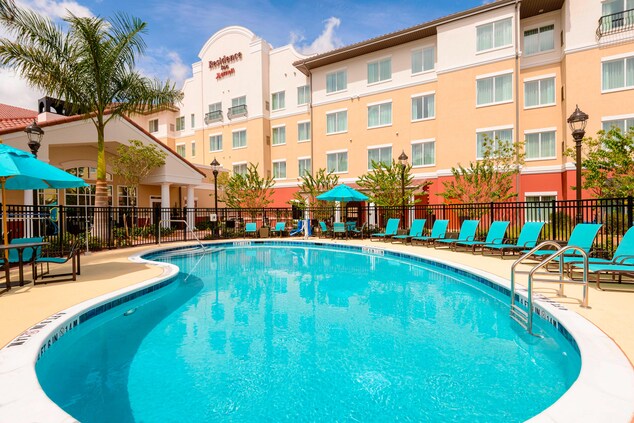 fort myers hotel pool