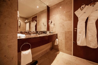 The Manhattan Hotel Rotterdam - Presidential Suite - Bathroom