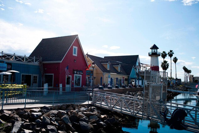 hotels near oceanside harbor village