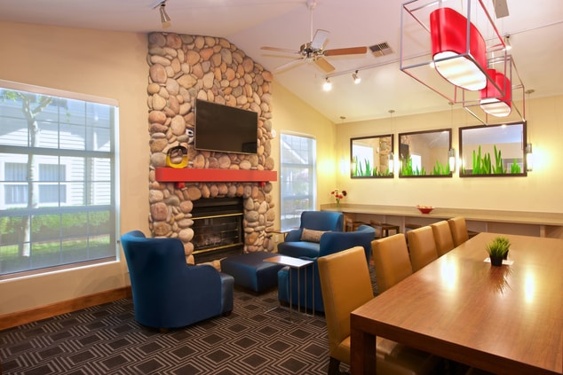 Lobby Fireplace Extended-Stay Hotel Kent WA