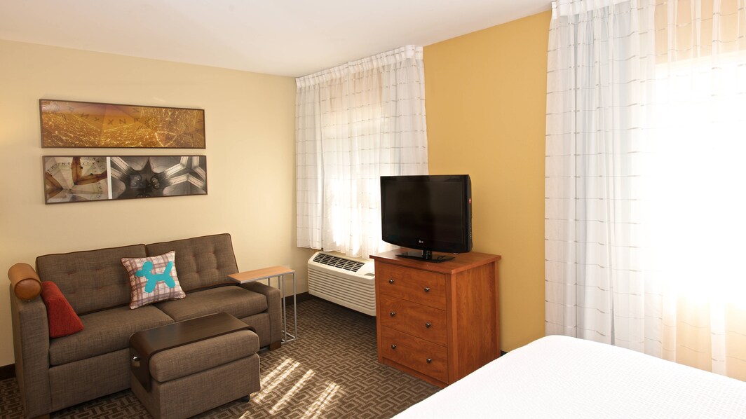 Marriott TownePlace Suites Kent WA hotel suite