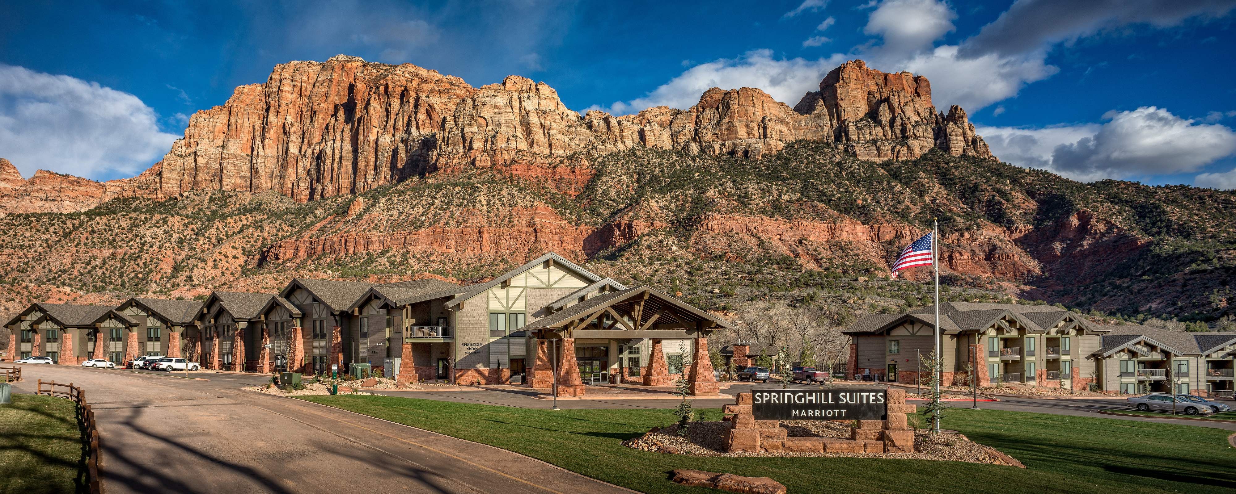 Where Is The Closest Airport To Zion National Park?