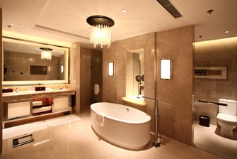 Shanghai luxury suite bathroom