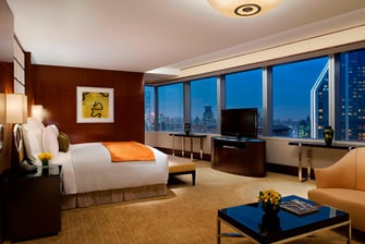 Shanghai river view suite