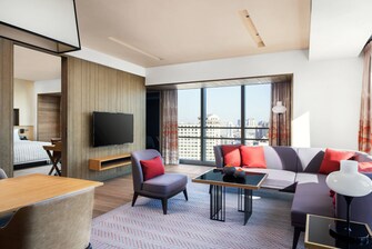 Club Suite - Living Room