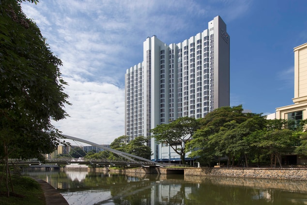 Hotel Exterior Singapore River and Robertson Bridge Day View