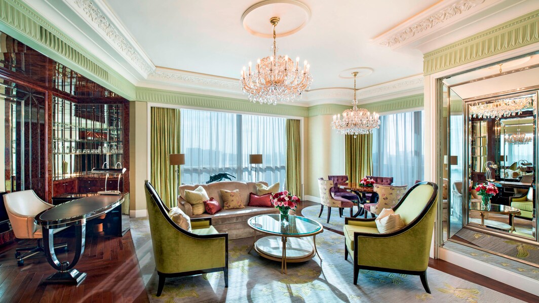 Astoria Suite - Living Room