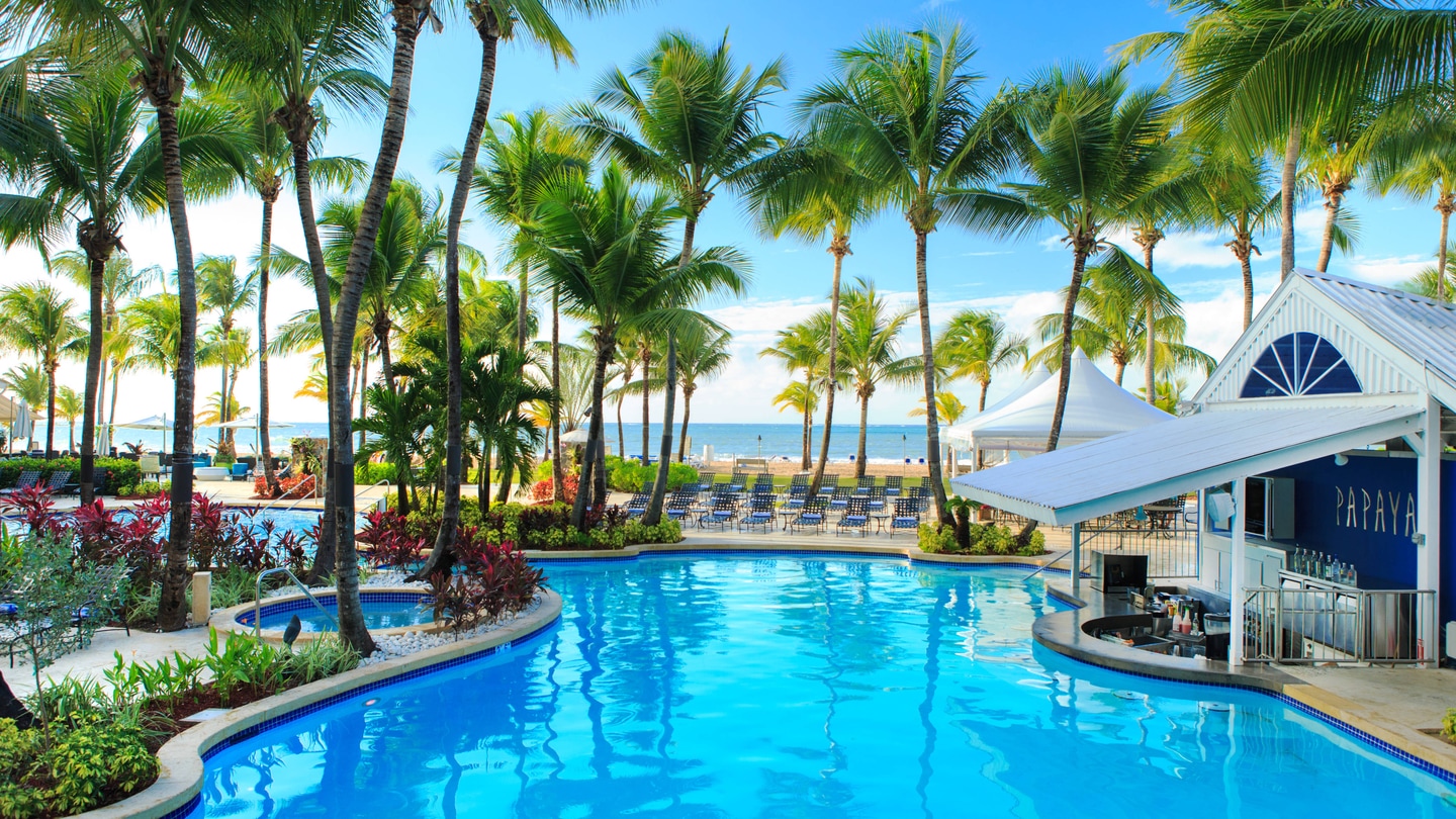 Hotels in Isla Verde, PR near Beach | Courtyard Isla Verde Beach Resort