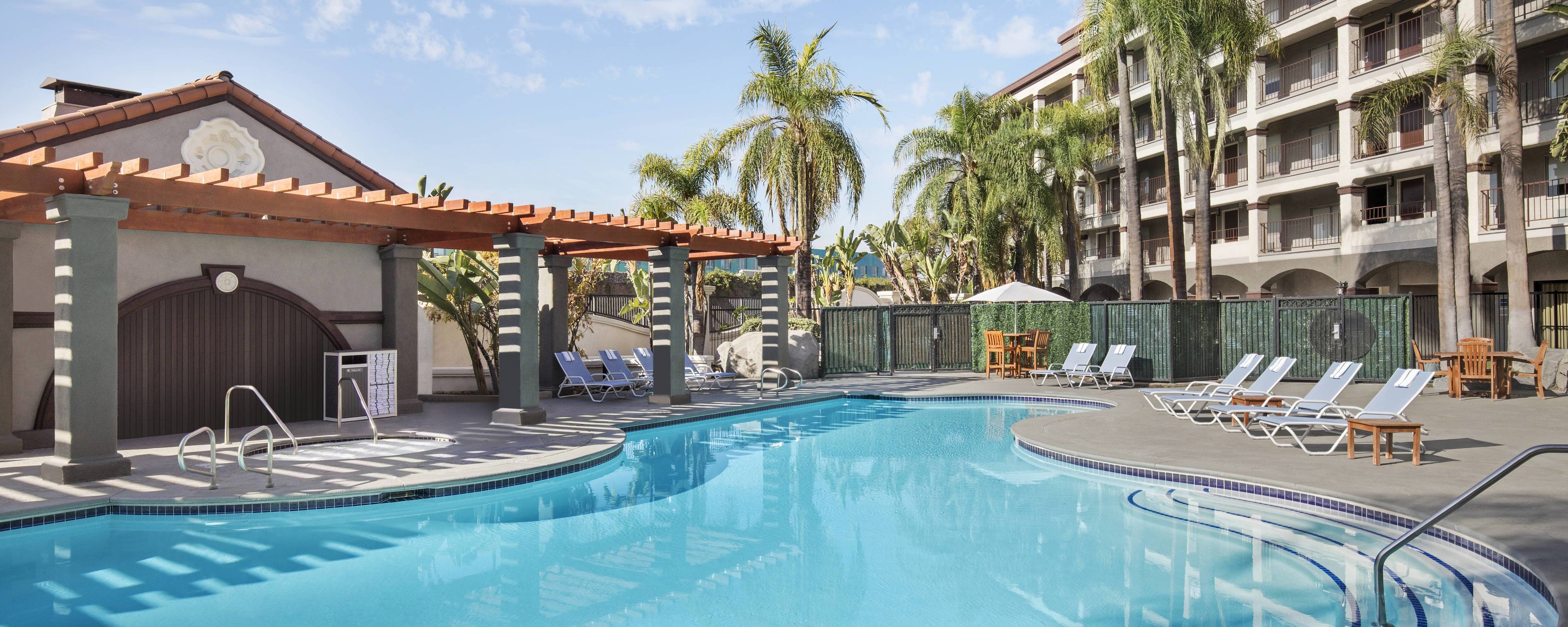 Anaheim Hotels near Disneyland with Pool | Four Points by Sheraton Anaheim