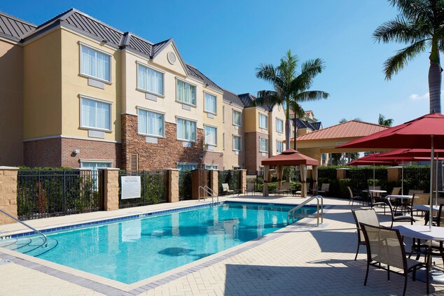Sarasota hotel with pool