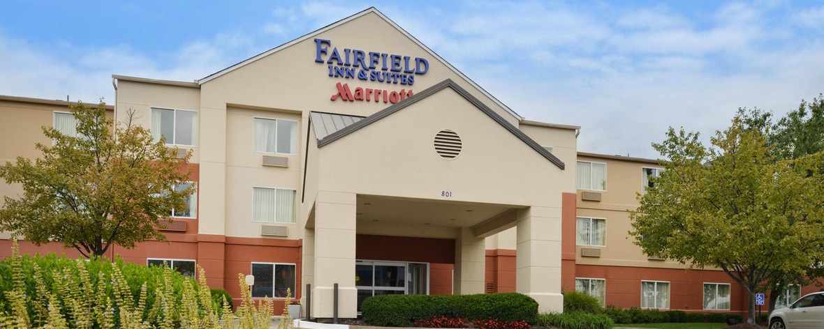 Hotel in St. Charles, MO, near Lindenwood University | Fairfield Inn