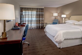 King Guest Room - Club Level