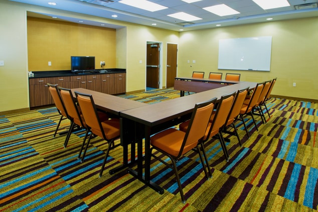 Meeting Room – U-Shape Setup