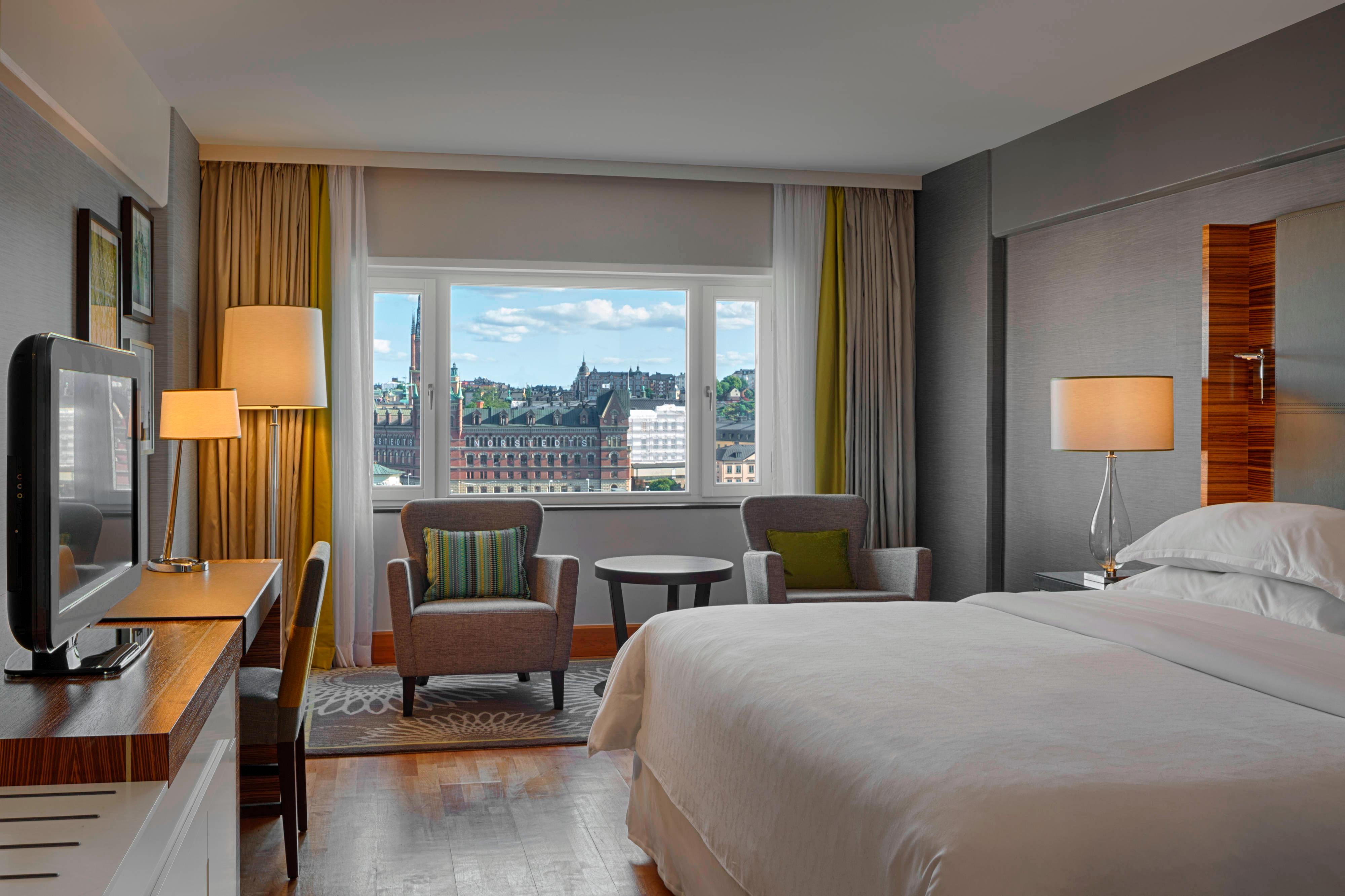 Superior view перевод. Sheraton Stockholm Hotel. Самый дорогой отель в Стокгольме. Grand Hôtel Stockholm вид из окна. Самый крутой отель Швеции.