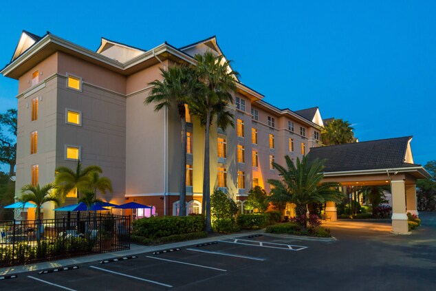 Fairfield Inn & Suites Clearwater hotel exterior
