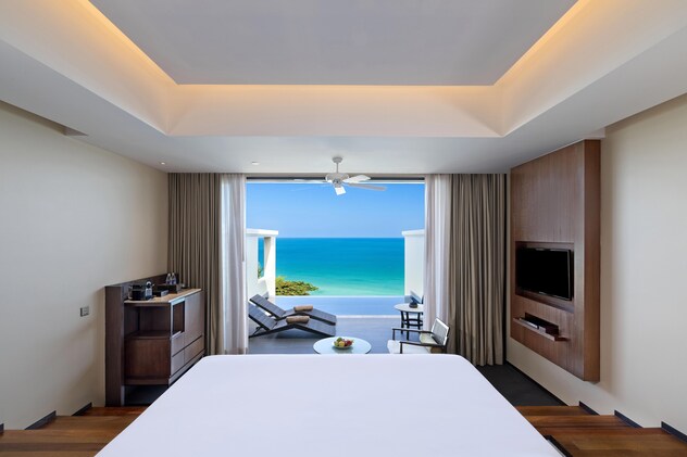 One-Bedroom Premium Ocean Pool View Suite