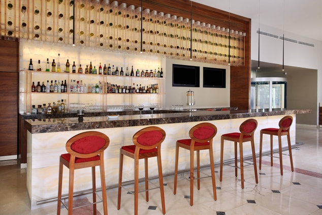 villahermosa hotels with bar