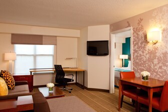 Greenbelt hotel suite