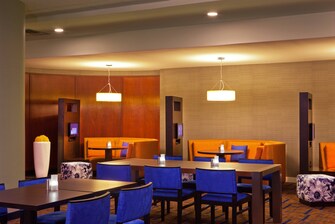 Alexandria, VA hotel restaurant seating